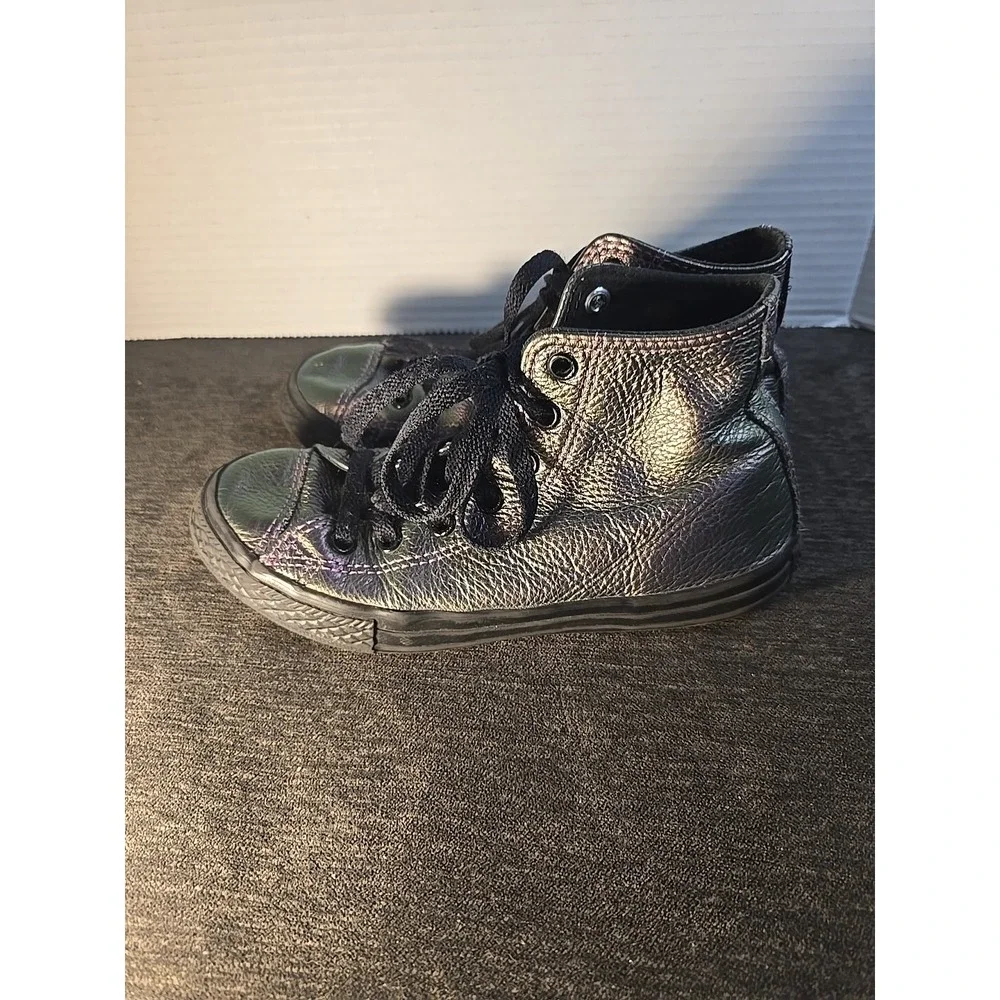 Converse Chuck Taylor All Star High Top Purple‎ Metalic Sneakers Youth Size 2